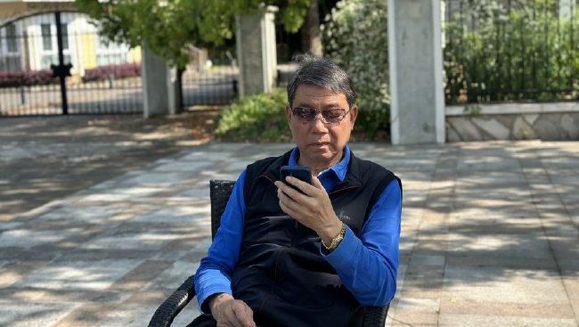 “所有球员、球迷、工作人员和政府官员无一例外，我们要确保他们能安全地踢球、享受足球。